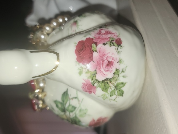 Vintage Porcelain Swan accented with Hand Crafted Upcycled Jewelry - Picture 2 of 6